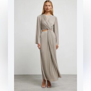 Significant other Nyah  long sleeve cut out twist maxi dress light grey size 6